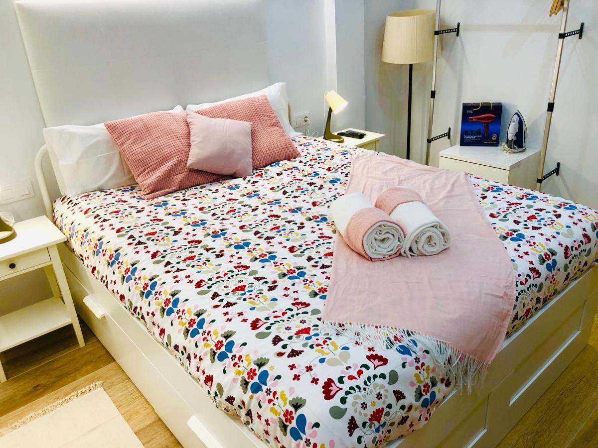 Sweet Room Barcelona โอสปิตาเล็ต เดอ โยเบรกัต ภายนอก รูปภาพ